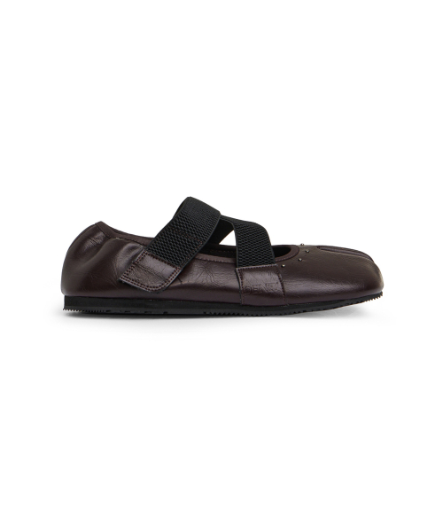 TABI POINT FLAT SHOES IN BURGUNDY