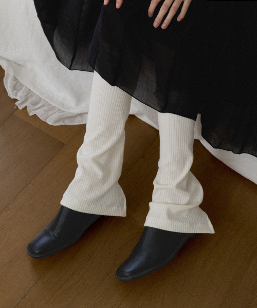 Wide Ribbed Slit Leg Warmers (ivory)