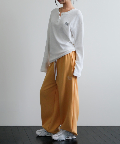 OVERLAB HENLEY NECK PIGMENT WAFFLE LONG SLEEVE [WHITE]