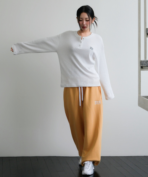 OVERLAB HENLEY NECK PIGMENT WAFFLE LONG SLEEVE [WHITE]
