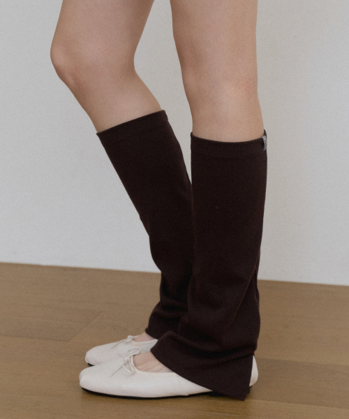 Fine Ribbed Slit Leg Warmers (brown)