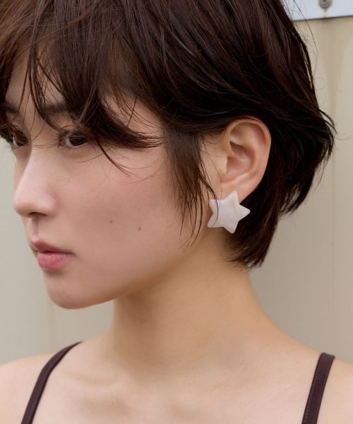 marble star earring - beige