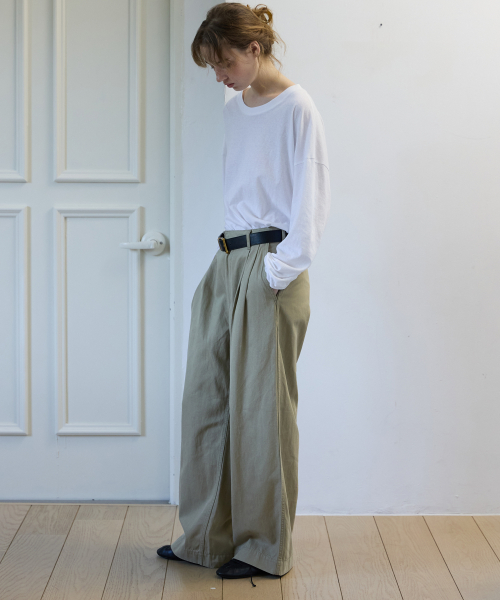 Pleated Wide Slacks Khaki