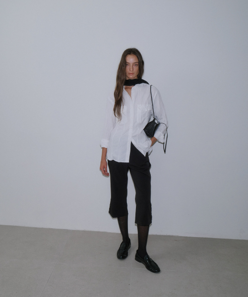 Side Button Capri Pants (Black)