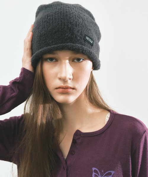 NICOLE LABEL ROLL UP BEANIE_CHARCOAL
