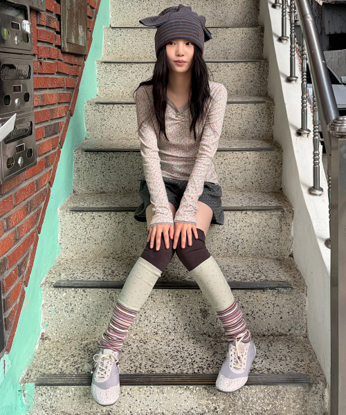 AEAE FLOWER TRAINER [LIGHT GREY]