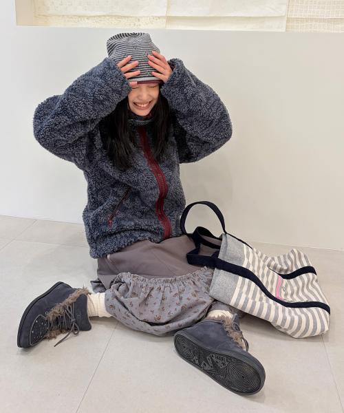 AEAE FUZZY FAT SNEAKERS [CHARCOAL]