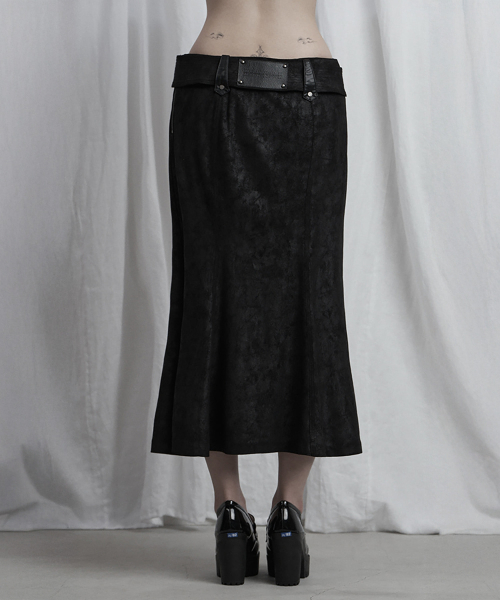 Suede Belt Low Rise Long Skirt (Black)