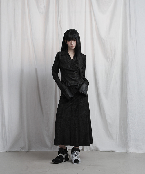 Drape Suede Shirring Blouse (Black)
