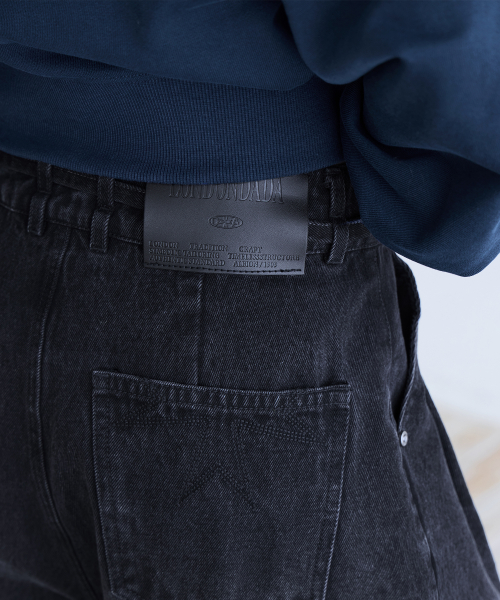 Curved Over Pintuck Jeans, BLACK