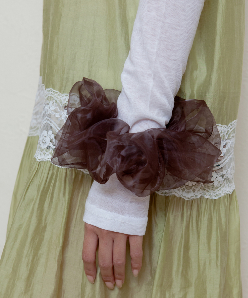 organza volume scrunchie - brown