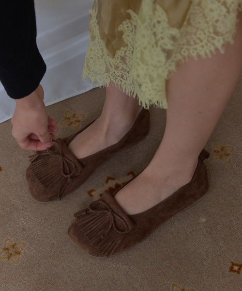 Molly Fringe Flat