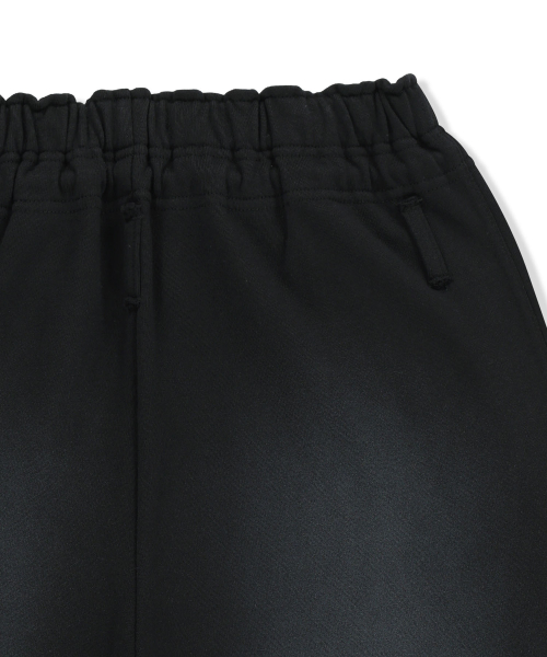 SNAP TUCK WASHED SWEATPANTS IN BLACK