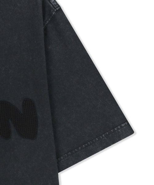 WAFFLE APPLIQUE LOGO TOP IN CHARCOAL