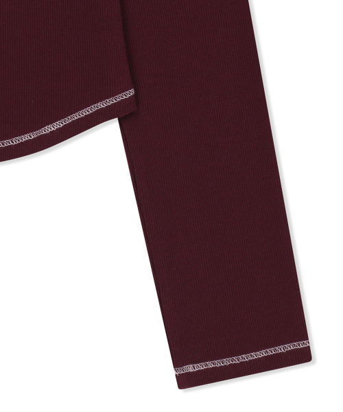 LOGO APPLIQUE BUTTON DETAIL RAGLAN TOP IN WINE