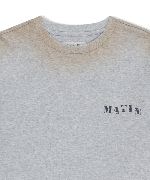 DUST WASHED LOGO LAYERED TOP IN GREY
