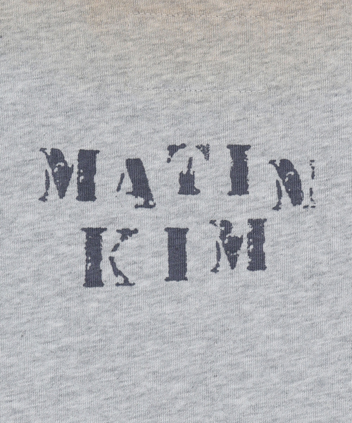 DUST WASHED LOGO LAYERED TOP IN GREY