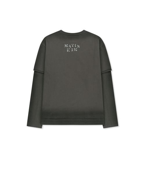 DUST WASHED LOGO LAYERED TOP IN CHARCOAL