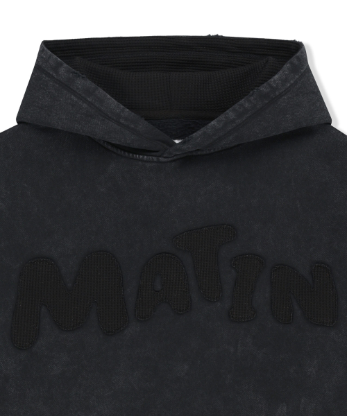 WAFFLE APPLIQUE LOGO HOOD TOP IN CHARCOAL