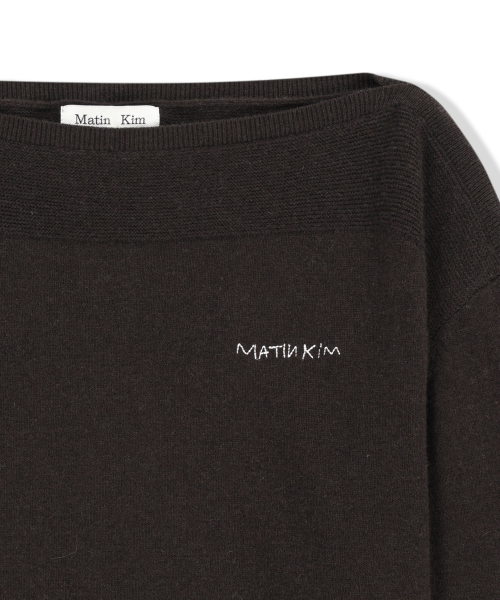 BOAT NECK VOLUME SLEEVE KNIT PULLOVER IN BROWN