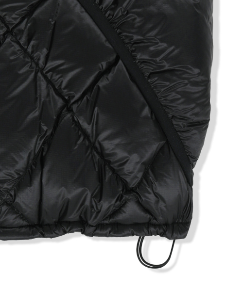MIX QUILTED LIGHT DOWN VEST IN BLACK