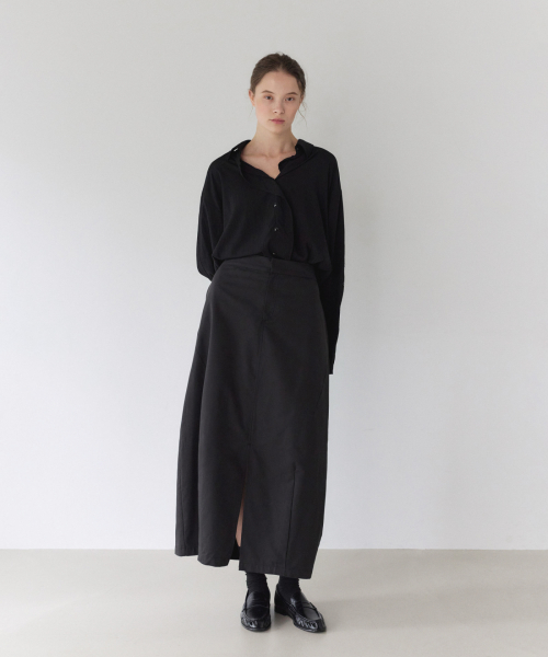 FLUID OVERLAP PLACKET SHIRT, BLACK