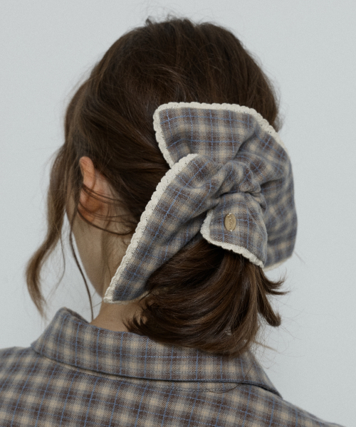 check lace square scrunchie - beige