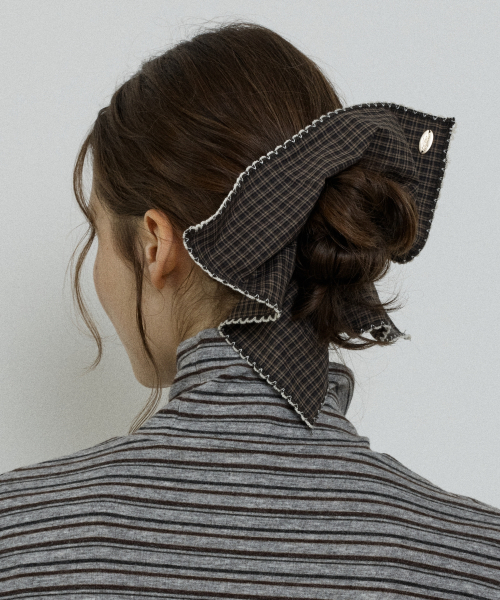 check square scrunchie - brown
