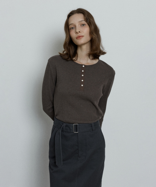 waffle henley neck t-shirt - dark brown