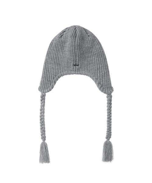 PATCH POINT BEANIE IN GREY