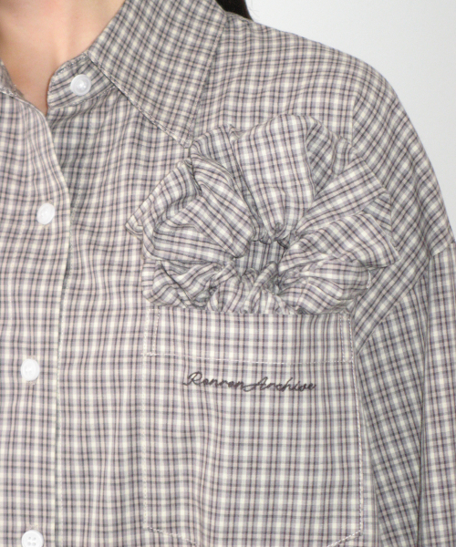 SCRUNCHIE SET LETTERING OVER FIT CHECK SHIRT BEIGE
