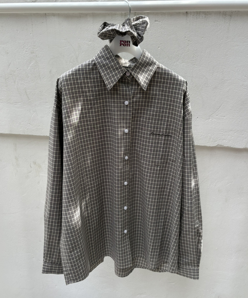SCRUNCHIE SET LETTERING OVER FIT CHECK SHIRT BEIGE