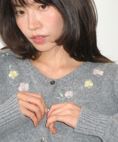 FLOWER EMBROIDERY CARDIGAN GREY