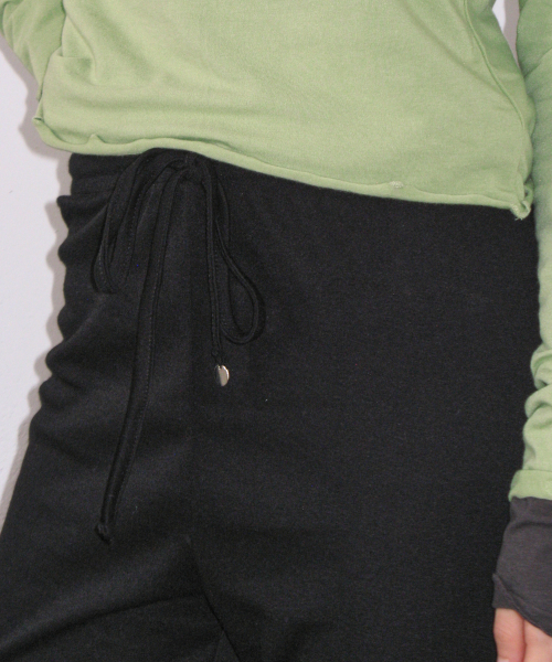 SHIRRING BUTTON BOOTCUT PANTS BLACK