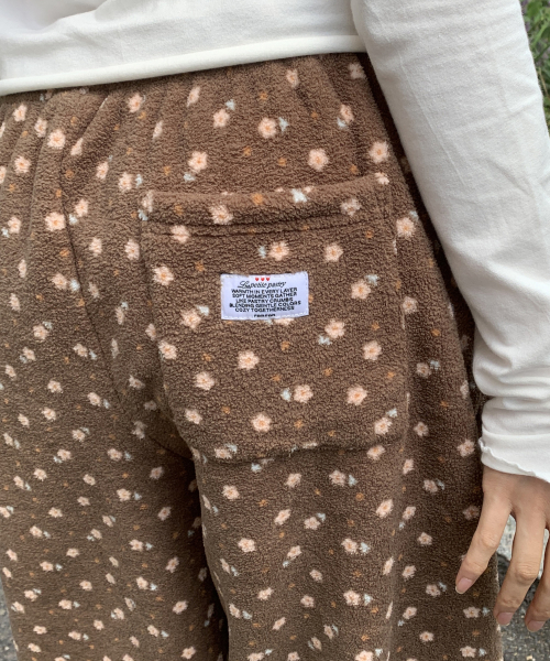 FLOWER PATTERN FLEECE PANTS BROWN