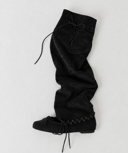 STRAP FLAT SUEDE BOOTS / BLACK