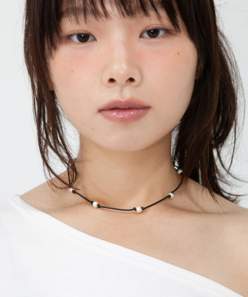 water pearl string necklcae - black