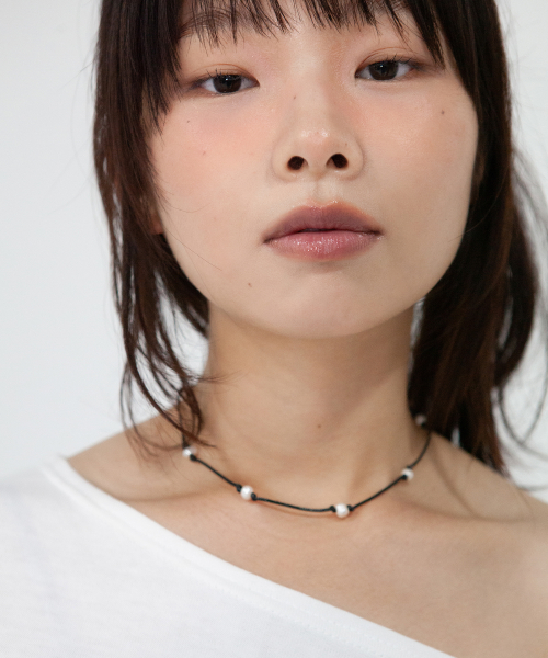 water pearl string necklcae - black