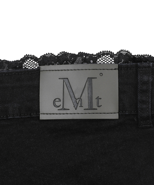 ROVEL LACE SAGGING WASHED DENIM SHORTS