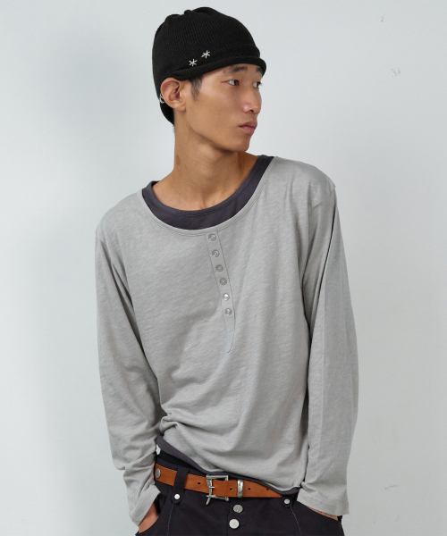 BUTTON LAYERED LS TEE GREY