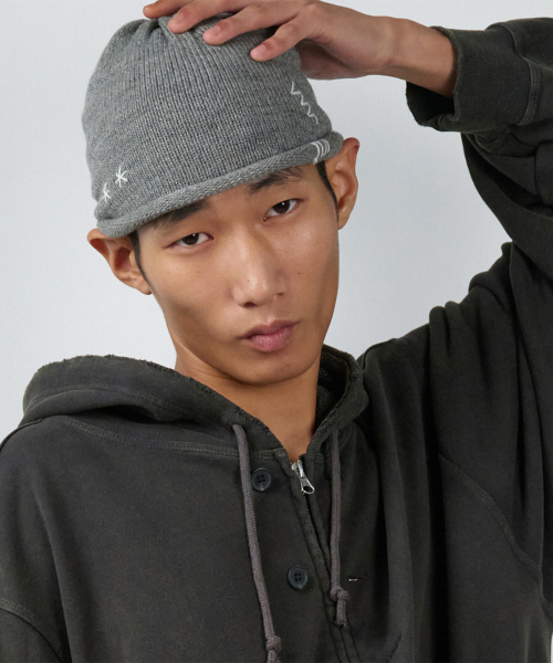 STITCH KNIT BEANIE GREY