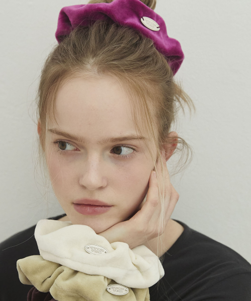 Velvet Touch Big Scrunchie_Sand Green