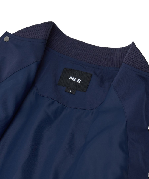WomenS Nylon Wellness Crop Jacket