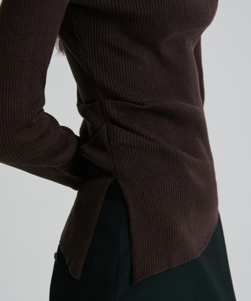 MULTI-SLIT FITTED LONG-SLEEVE TOP TRUFFLE