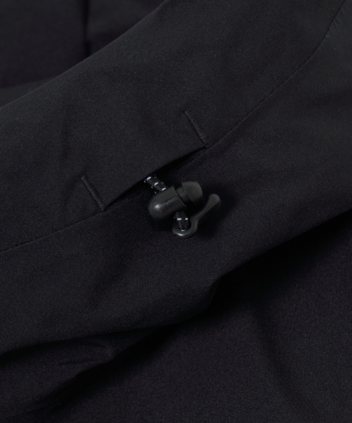 GORE-TEX 2L LIGHT GOOSE SHORT DOWN JKT