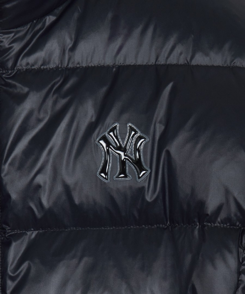 Mega Logo Quilt Mid Light Short Down Jkt