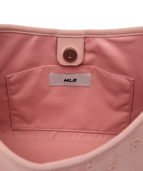 MONOGRAM FEMININE CHARM SQUARE CROSS BAG