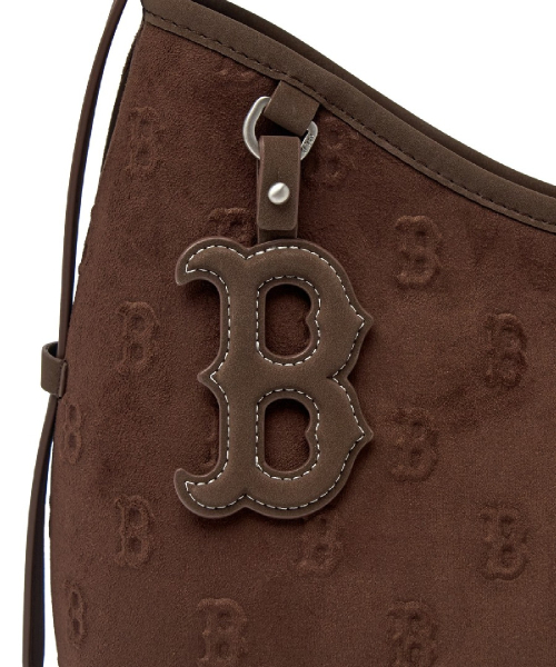 MONOGRAM FEMININE CHARM SQUARE CROSS BAG