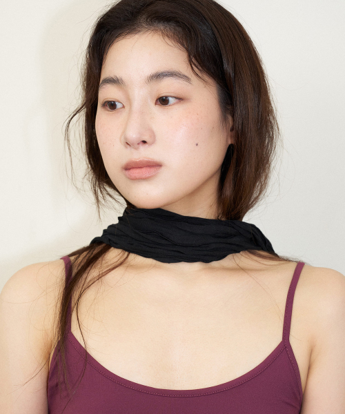 [slim] soft wrinkle long scarf - black