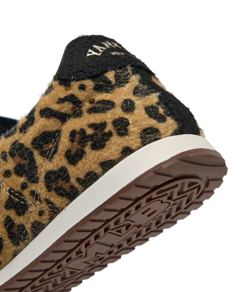 Base Low German Leopard